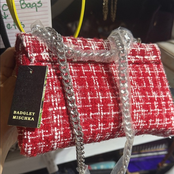 Elegant Red Tweed Crossbody Bag - Picture 2 of 3